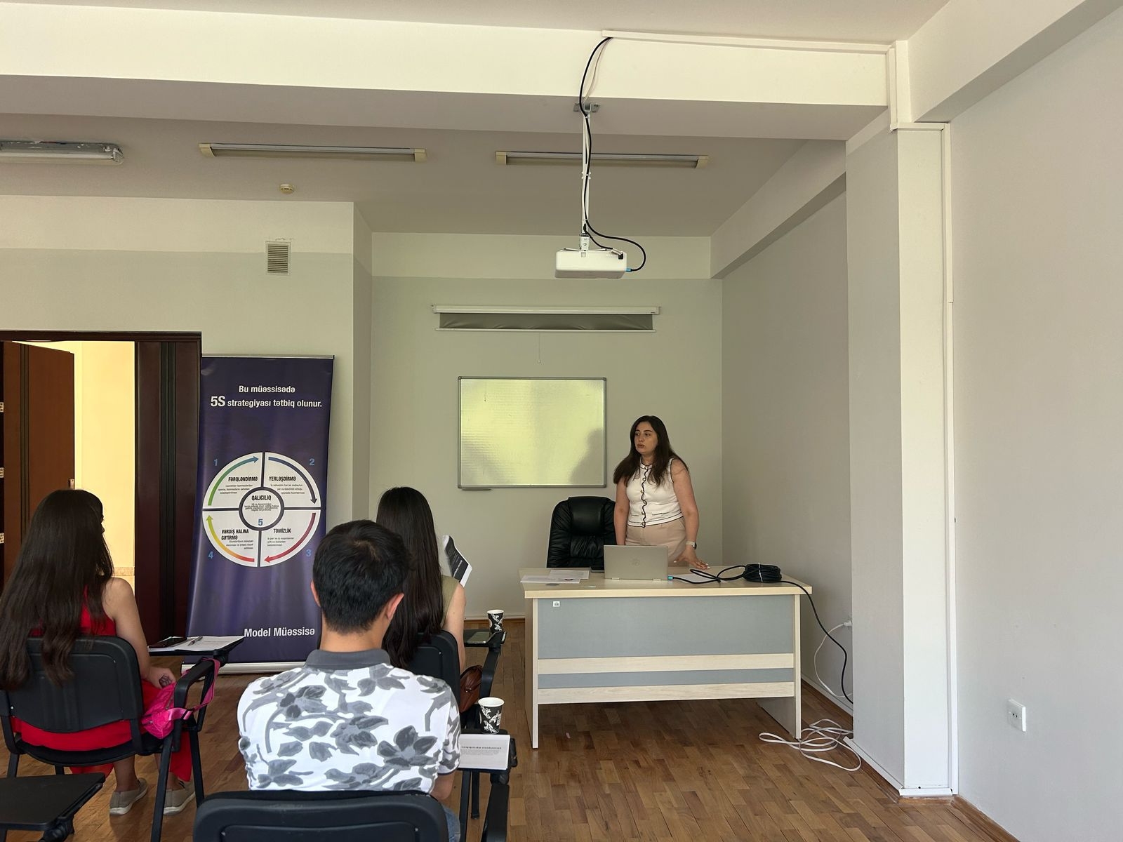 "Böhran vəziyyətlərinin idarəedilməsi" mövzusunda təlim keçirilib.