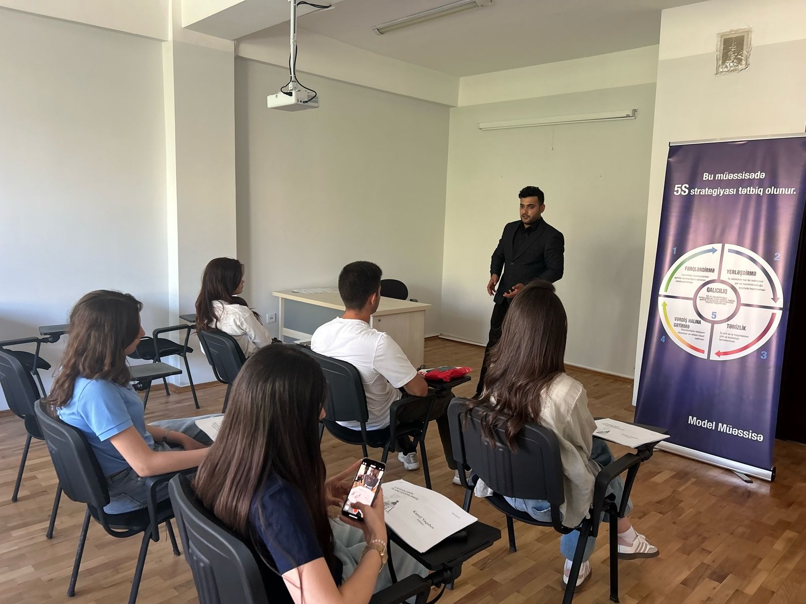 "Layihələrin planlaşdırılması" mövzusunda təlim keçirilib