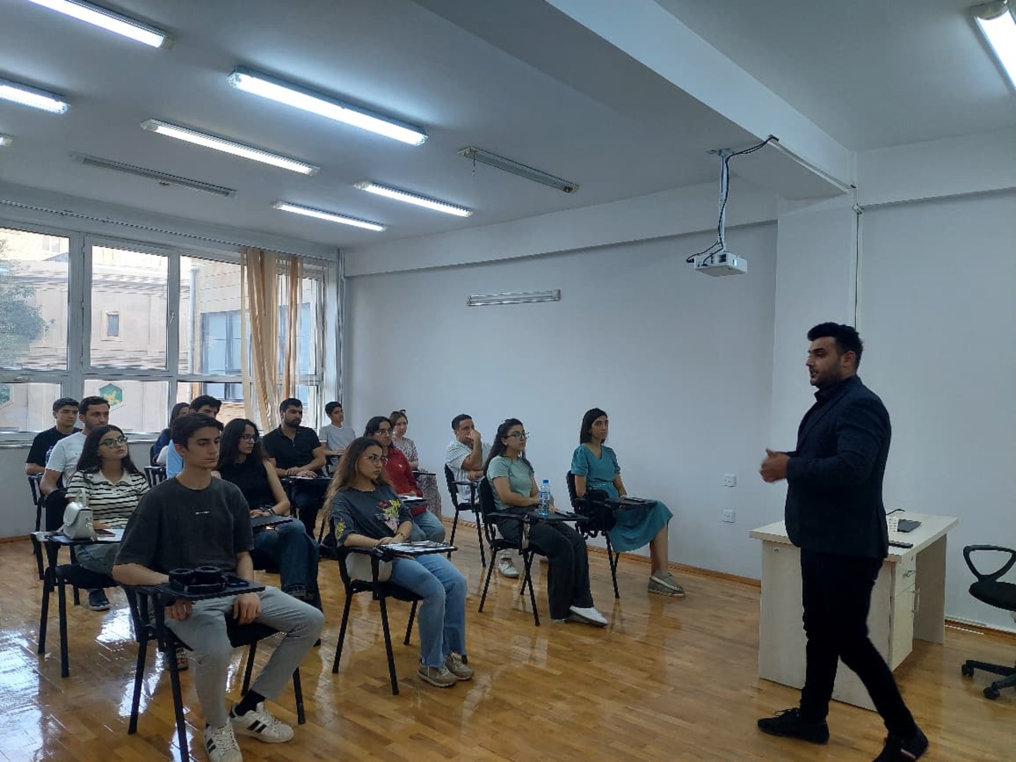 "Təchizat zəncirində risklərin idarə edilməsi" mövzusunda təlim keçirilib.
