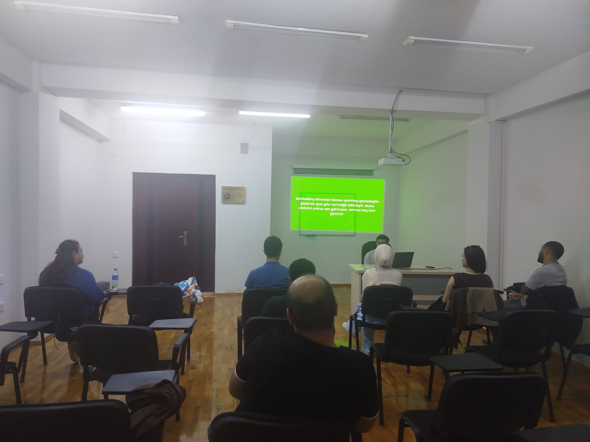 "Strateji marketinq yanaşması" mövzusunda təlim keçirilib.