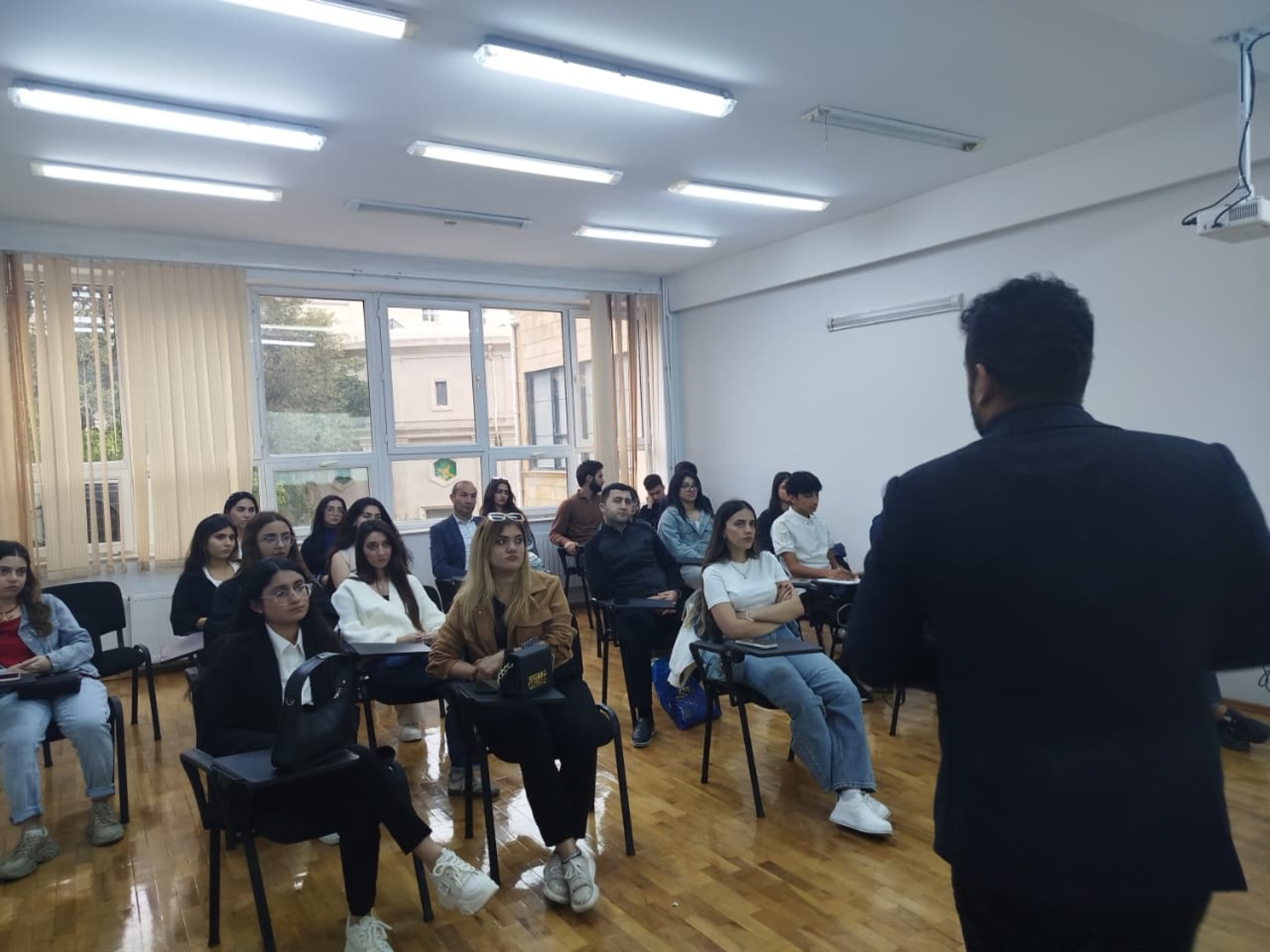 "Rəqəmsal dövrdə əməkdaşların inkişafı" mövzusunda təlim keçirilib.