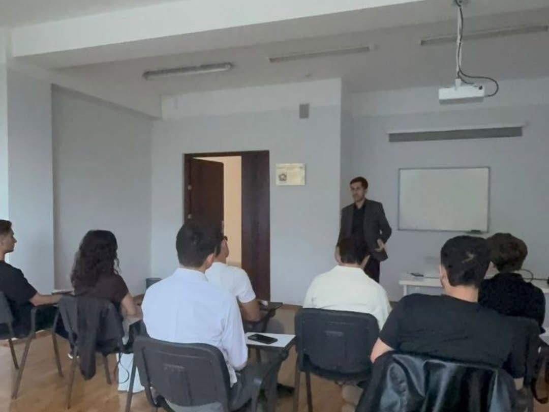 Sosial media reklamları mövzusunda təlim keçirilib.