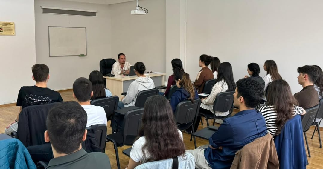 Büdcədə qənaət texnikaları mövzusunda təlim keçirilib.
