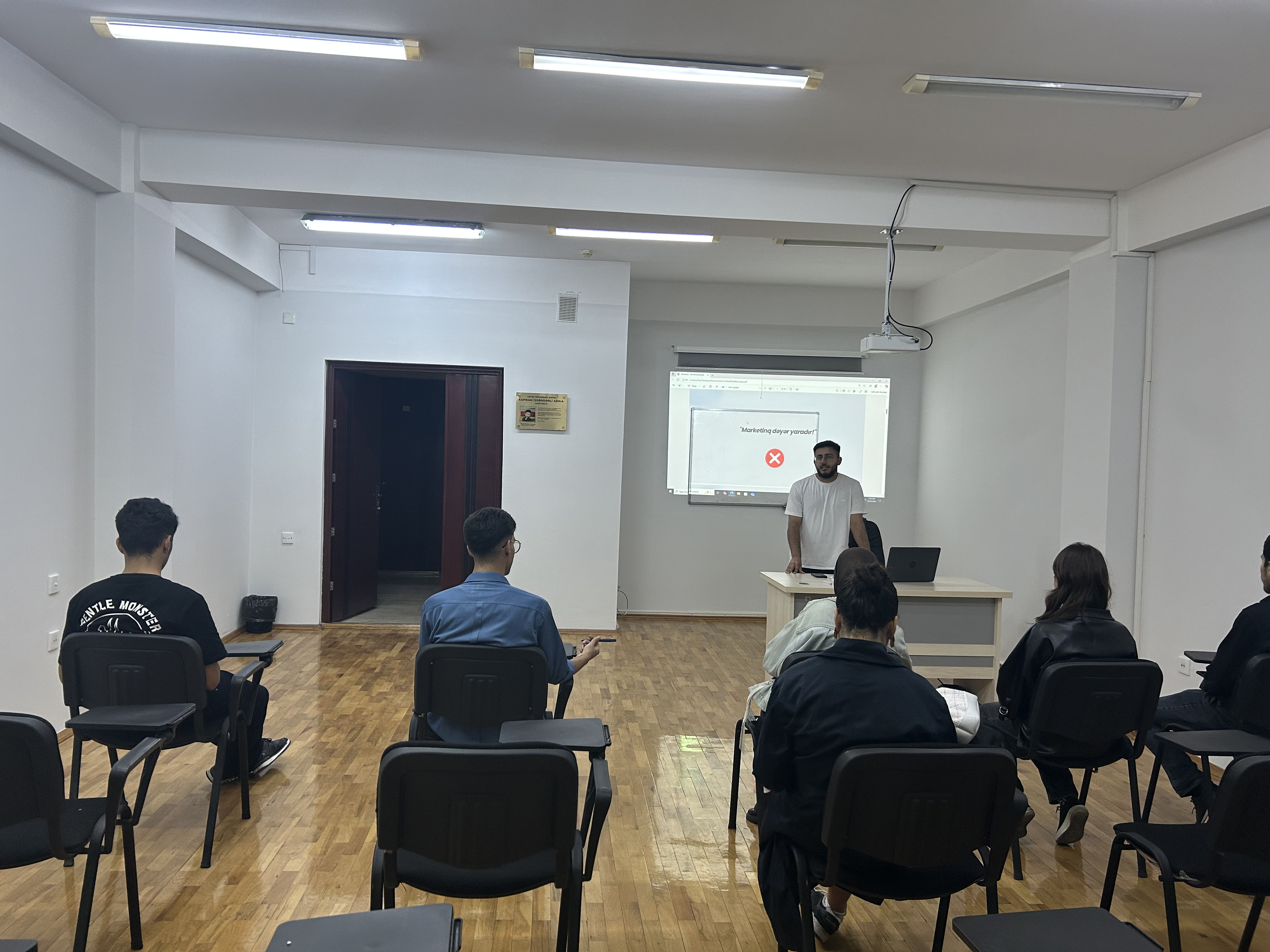 Biznesin böyüməsində marketinqin rolu mövzusunda təlim keçirilib.
