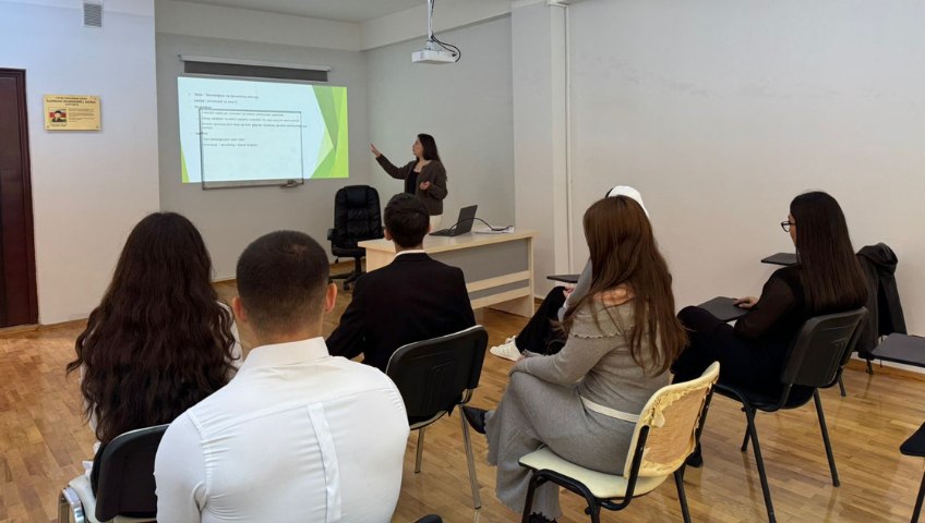 Media və ictimaiyyətlə əlaqələrdə marketinq yanaşmaları mövzusunda təlim keçirilib.
