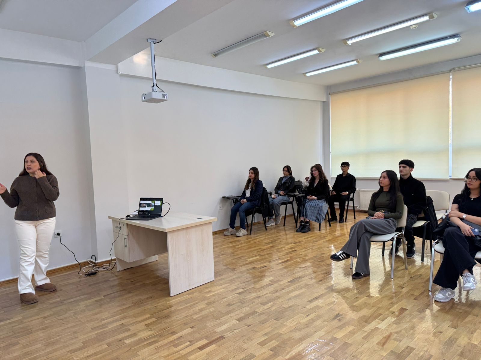 Satış üçün PR alətləri mövzusunda təlim keçirilib.