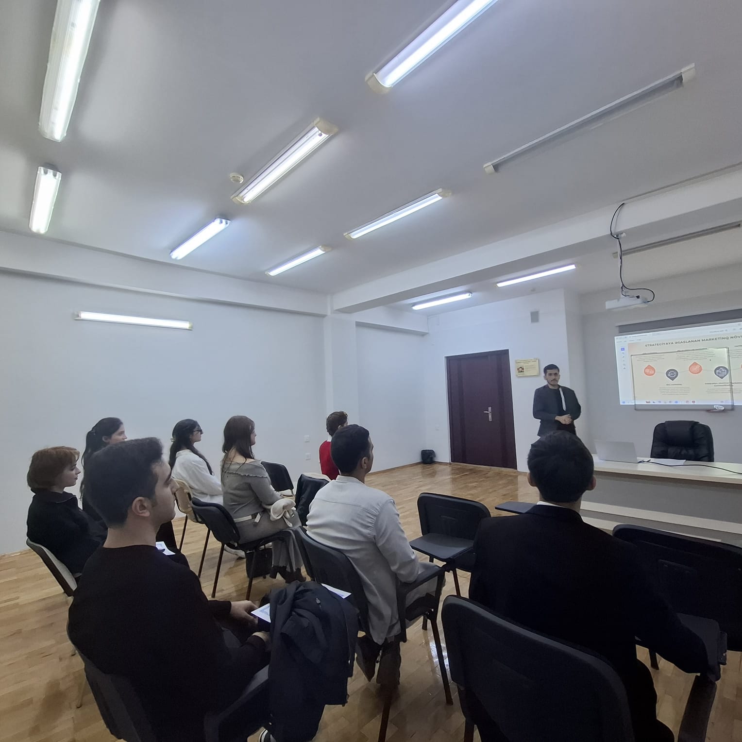 Rəqəmsal reklamlar mövzusunda təlim keçirilib.
